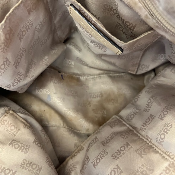 MICHAEL KORS SIGNATURE HANDBAG TOTE NEUTRAL CREAM AN TAN WITH GOLD HARDWARE - Picture 5 of 8